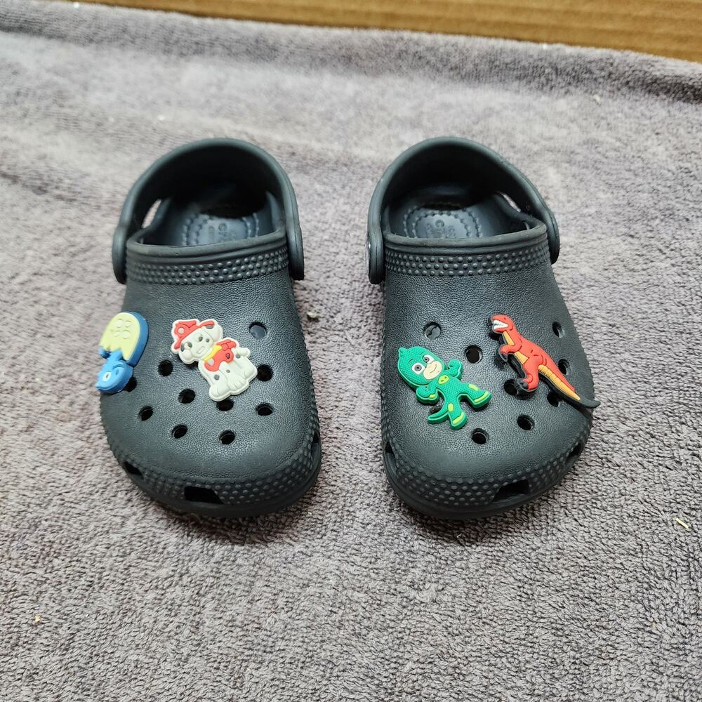 Children's shoes sandals Black Crocs Size C6 b52